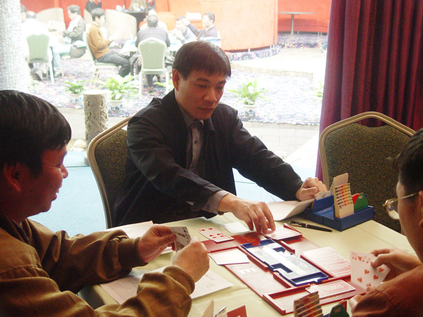 院領(lǐng)導(dǎo)參加廈門(mén)市橋牌比賽